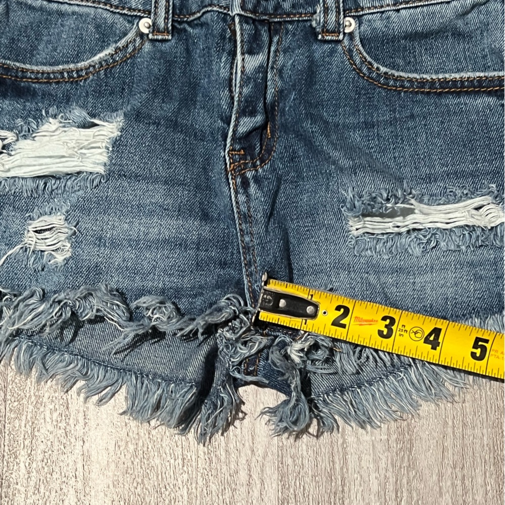 Ashley Mason cut off jeans short shorts - Picture 11 of 13